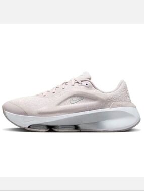 Women’s Nike Air Zoom Sneakers Size 10